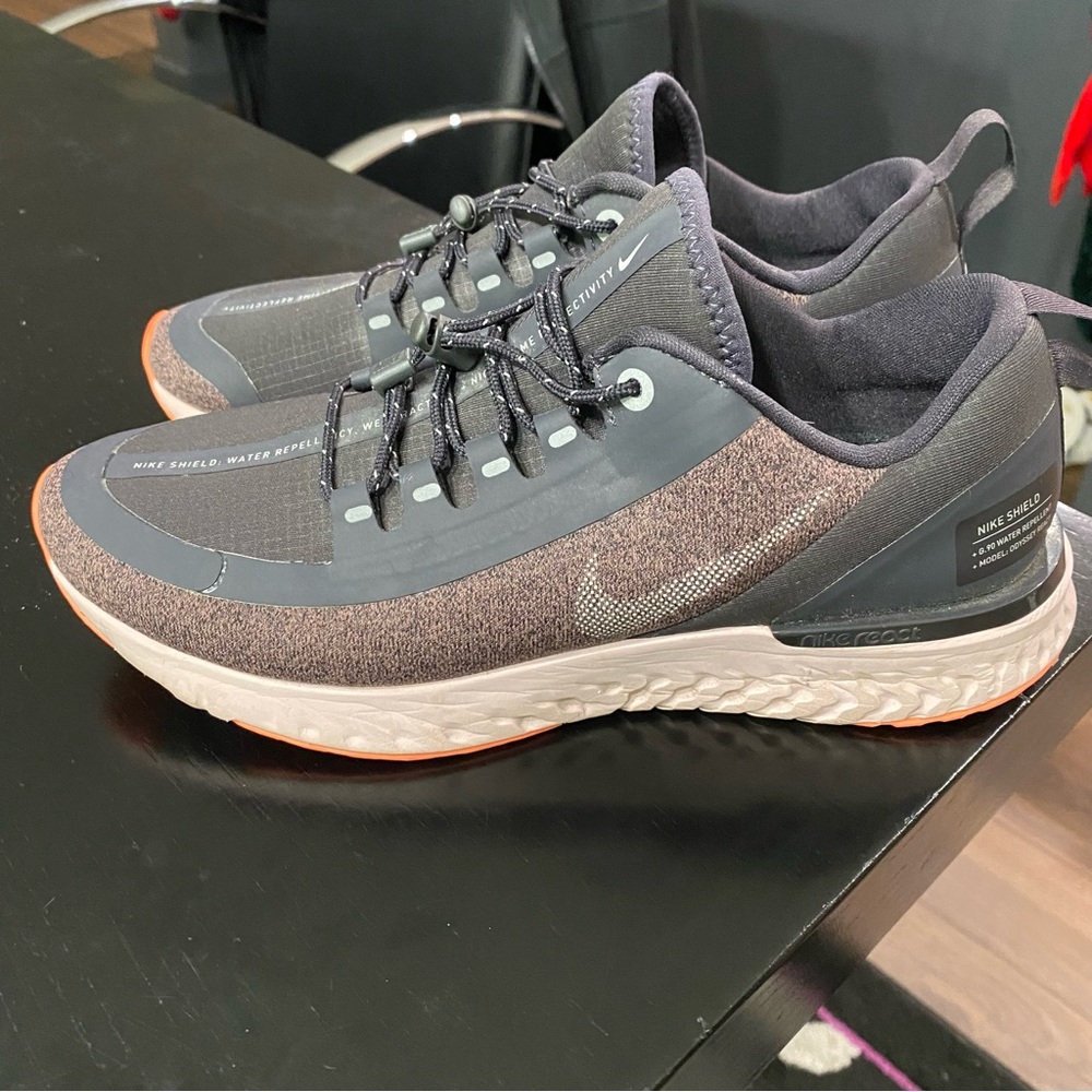 Women’s Nike Odyssey React Size 7